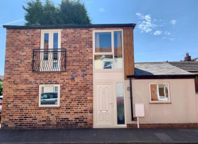 Detached one bedroom house near to castle and cathedral